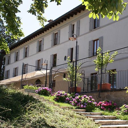 Villa Bregana Carnago Esterno foto