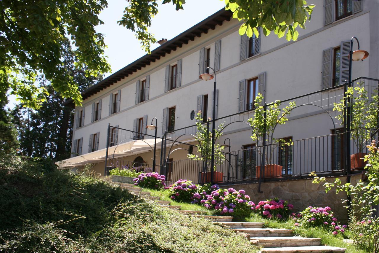 Villa Bregana Carnago Esterno foto