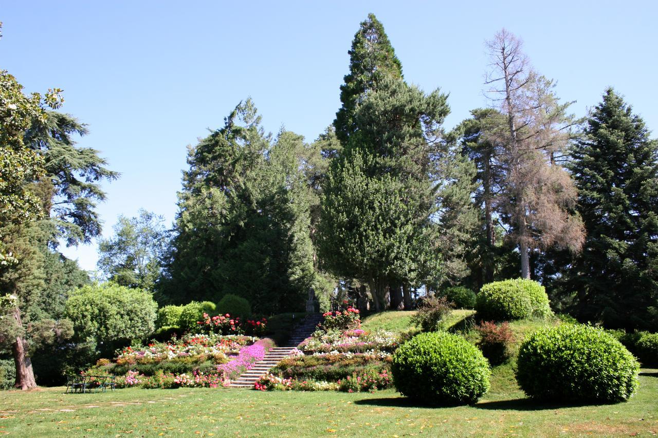 Villa Bregana Carnago Esterno foto